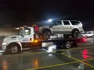 Paveys Towing logo