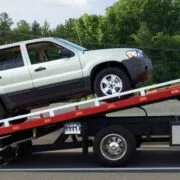 Qween's Towing Services Inc. logo
