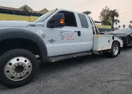 Segura's Towing logo